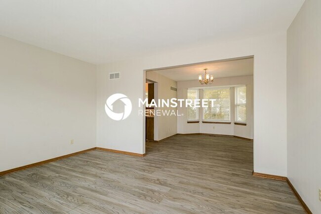 Building Photo - 4 Bedroom Pet-Friendly Home in Florissant, MO with Main Street Renewal