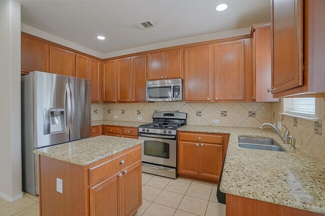 Foto del edificio - 14221 Canyon Trail