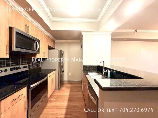 Foto del edificio - 300 W 5th St