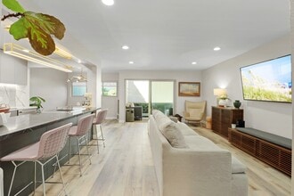 Building Photo - 4610 Park Granada