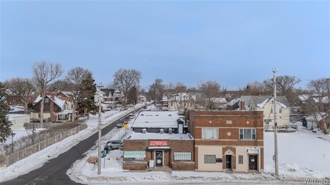 Building Photo - 1204 Niagara St