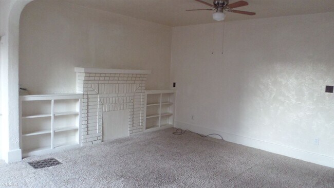 Foto del edificio - 3 br, 1 bath Triplex - 125 North Chestnut ...