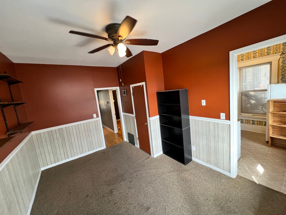 50 E Court St Unit 2E, Janesville, WI 53545 Apartments in Janesville