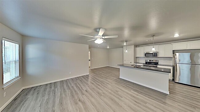 Foto del edificio - 11216 Burnham Ave