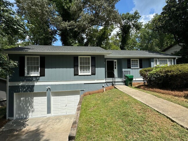 Building Photo - AMAZING 4br/3ba Stone Mountain NEW RENOVAT...