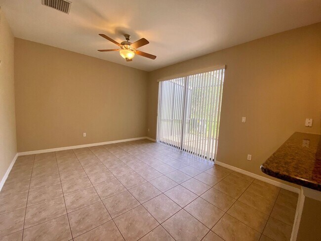 Foto del edificio - Beautiful 3/2.5 town home with a very larg...