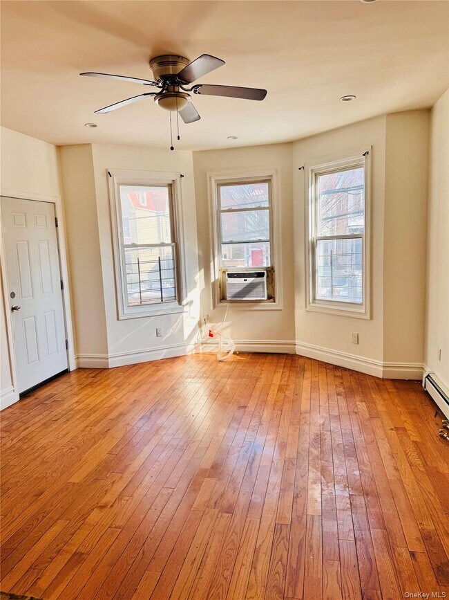 Building Photo - 3259 Decatur Ave