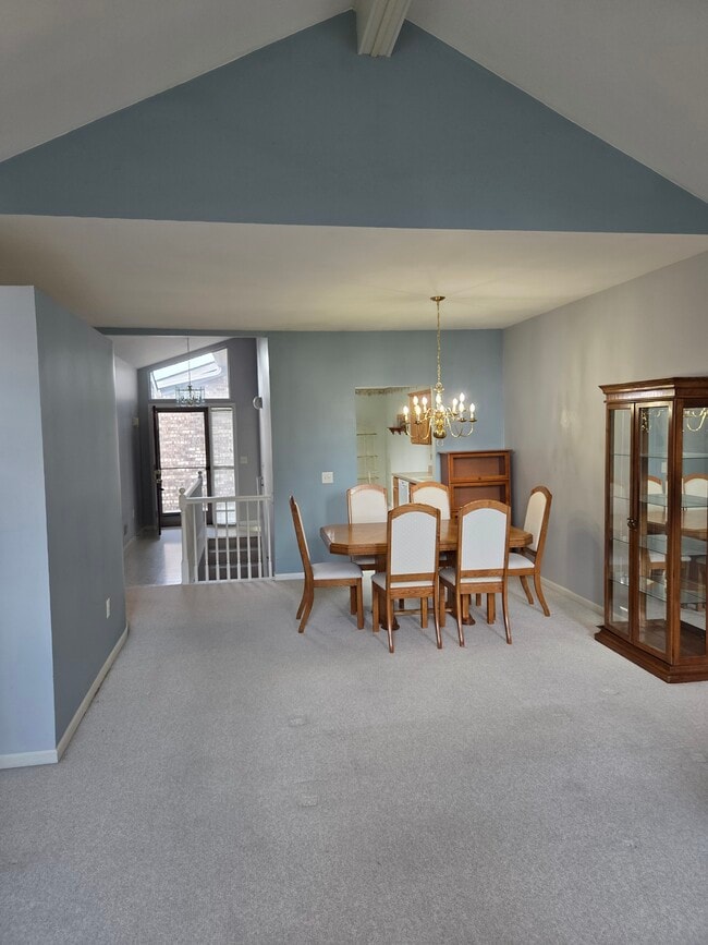 Building Photo - 59025 Golden Oak Ct