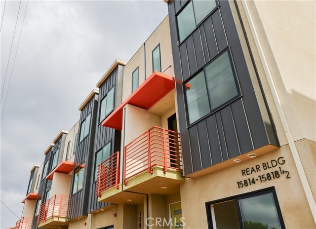 Foto del edificio - 15814 S Vermont Ave