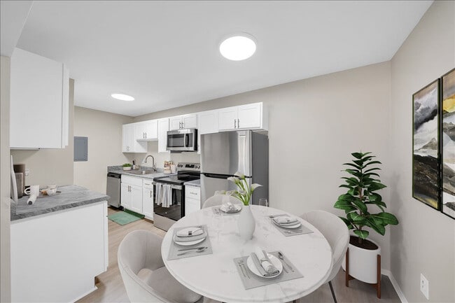 Building Photo - Rochester Place