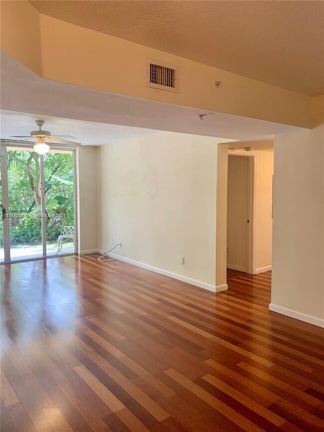 Foto del edificio - 529 E Sheridan St