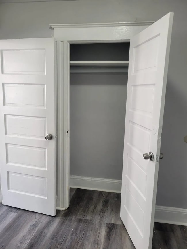 Building Photo - 118 Inslee Pl