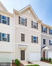 Building Photo - 2604 Cougar Ln
