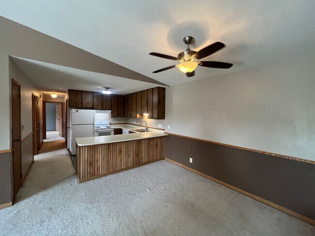 Building Photo - 2541 Neil Armstrong Dr