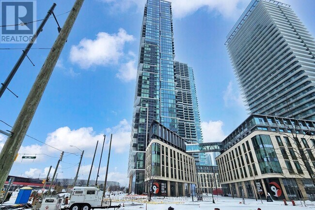 Photo du bâtiment - 1000 Portage Pkwy