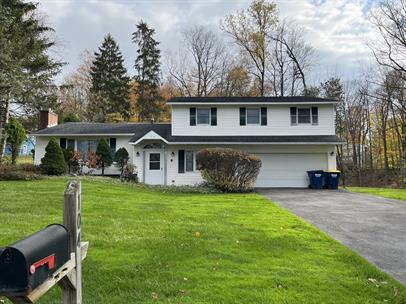 Primary Photo - 104 North Way