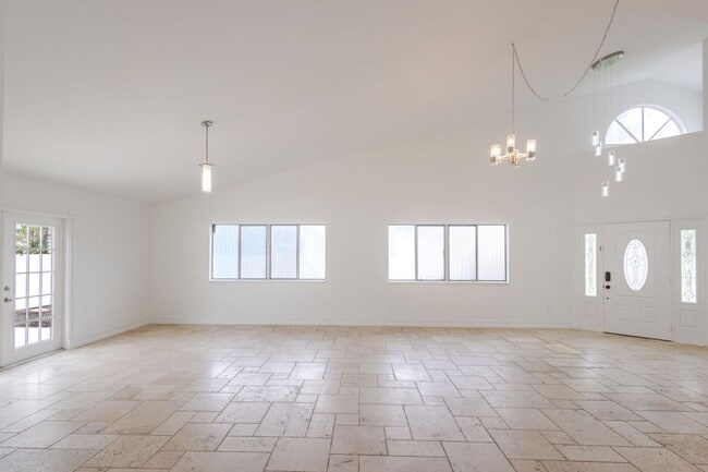 Building Photo - 23157 Bentley Pl