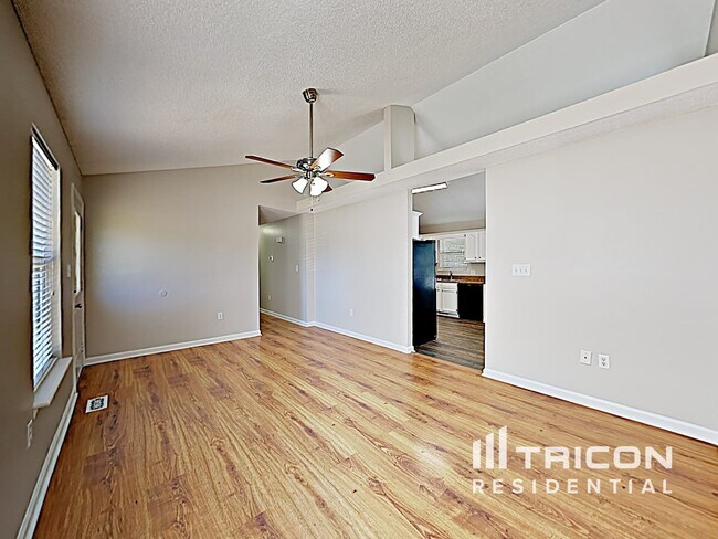 Building Photo - 1063 Braxton Dr