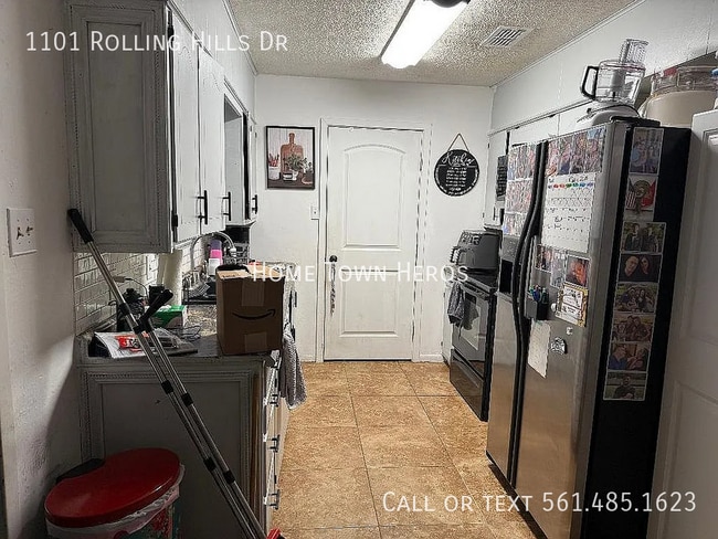 Foto del edificio - 1101 Rolling Hills Dr
