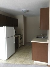 Building Photo - 5301-5346 46 Ave