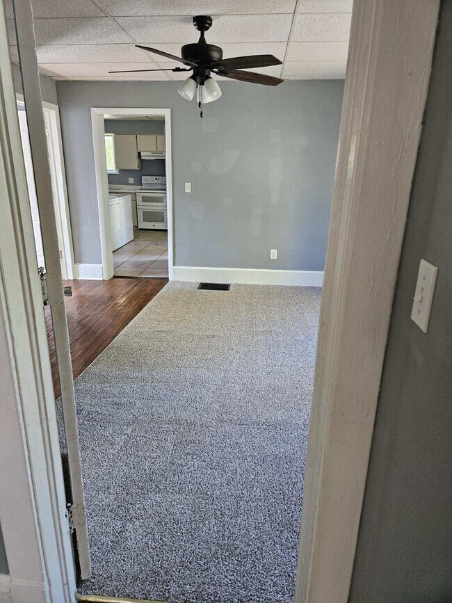 Foto del edificio - 408 E Jackson St