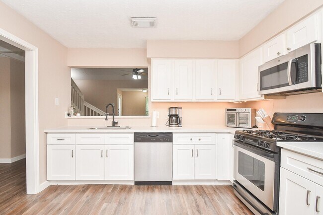 Foto del edificio - 5331 Windsong Trail