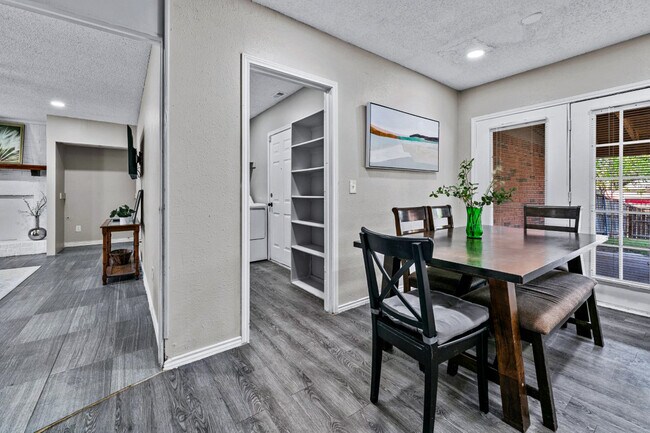 Foto del edificio - 917 Carmela DriveBEDROOM 1A - 794366