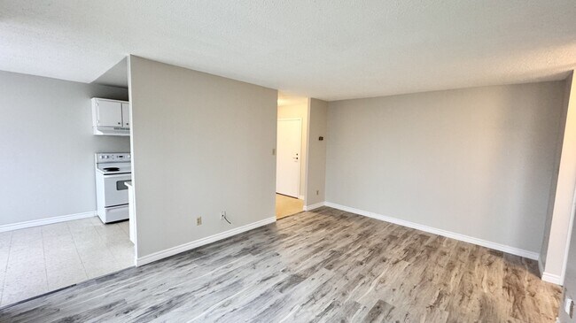 Building Photo - 10 Birkshire Ct