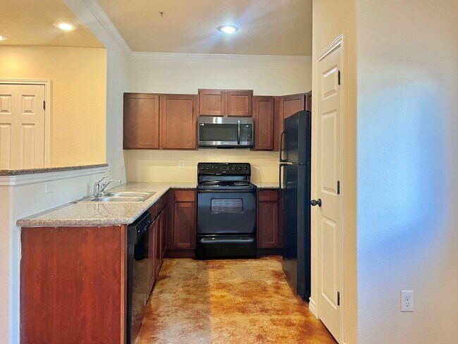 Foto del edificio - 3 bed 2 bath townhome