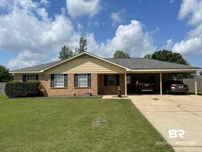 Building Photo - 105 Northgate Dr W