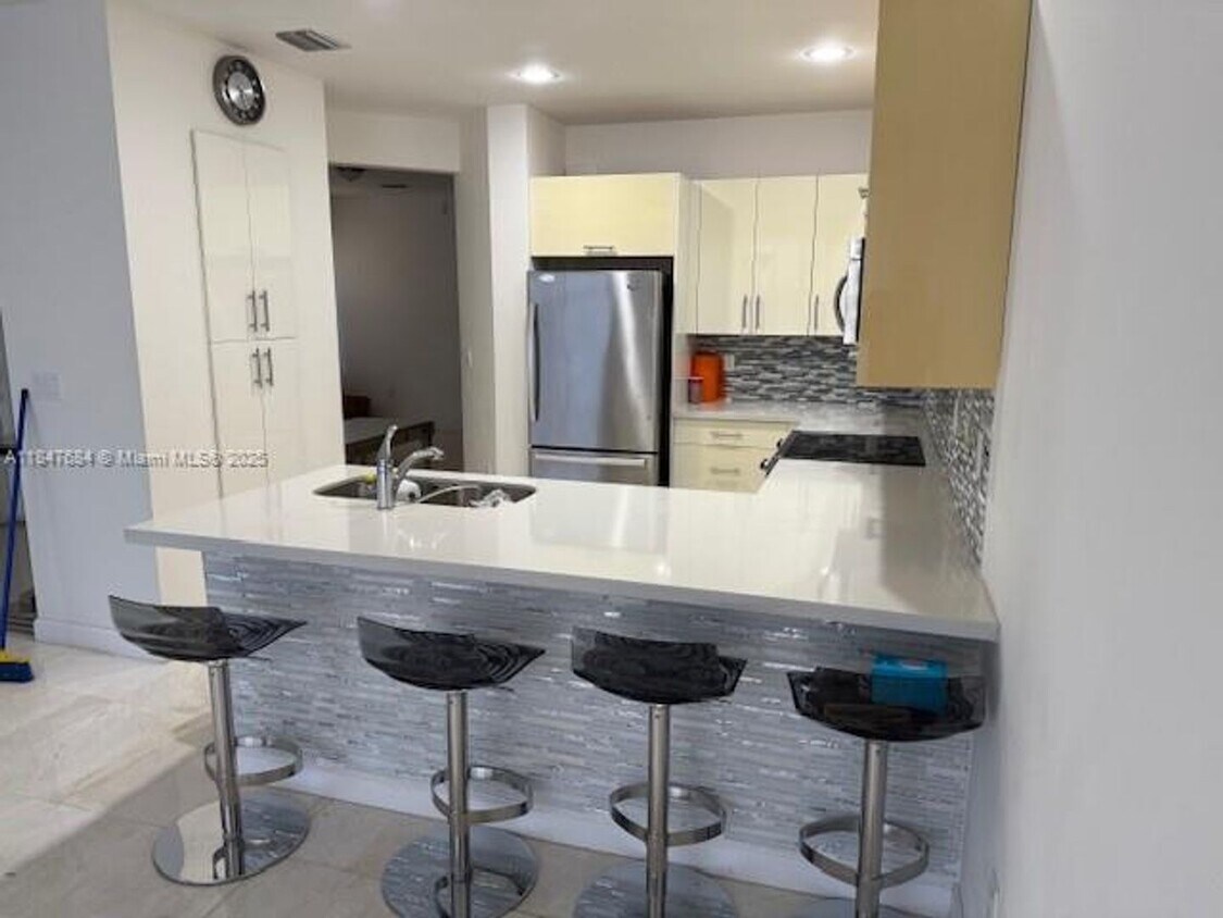 Foto principal - 10476 NW 61st St
