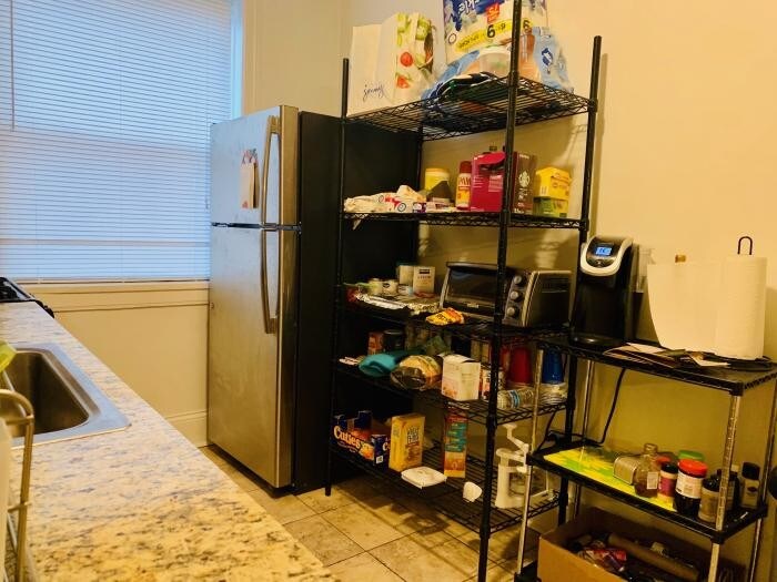 Building Photo - 2 bedroom in EVANSTON IL 60201