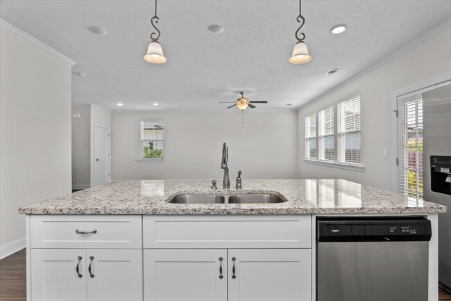 Building Photo - 948 Newburn Dr
