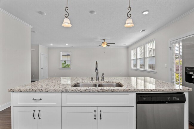 Foto del edificio - 948 Newburn Dr