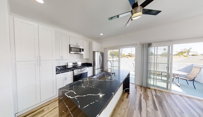 Building Photo - 5071-5073 55th St