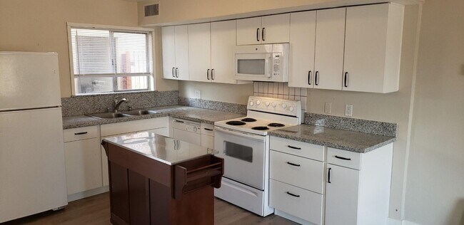 Foto del edificio - 5118 Garden Ln