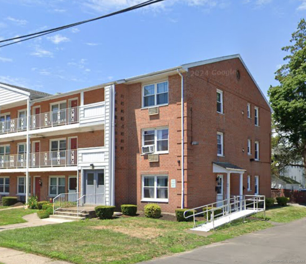 Foto principal - 170 Birdseye St