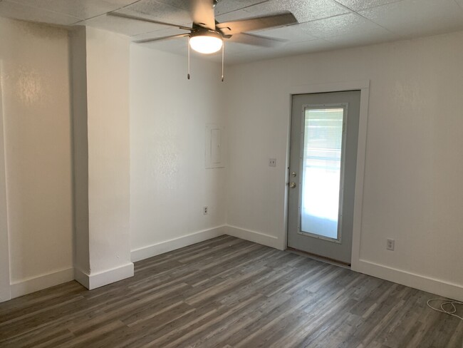 Building Photo - 120 Burr Oak 3 Unit