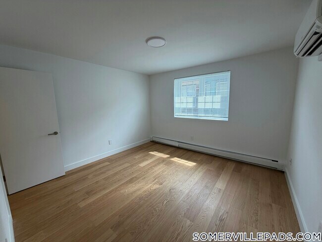 Foto del edificio - 162 Summer St