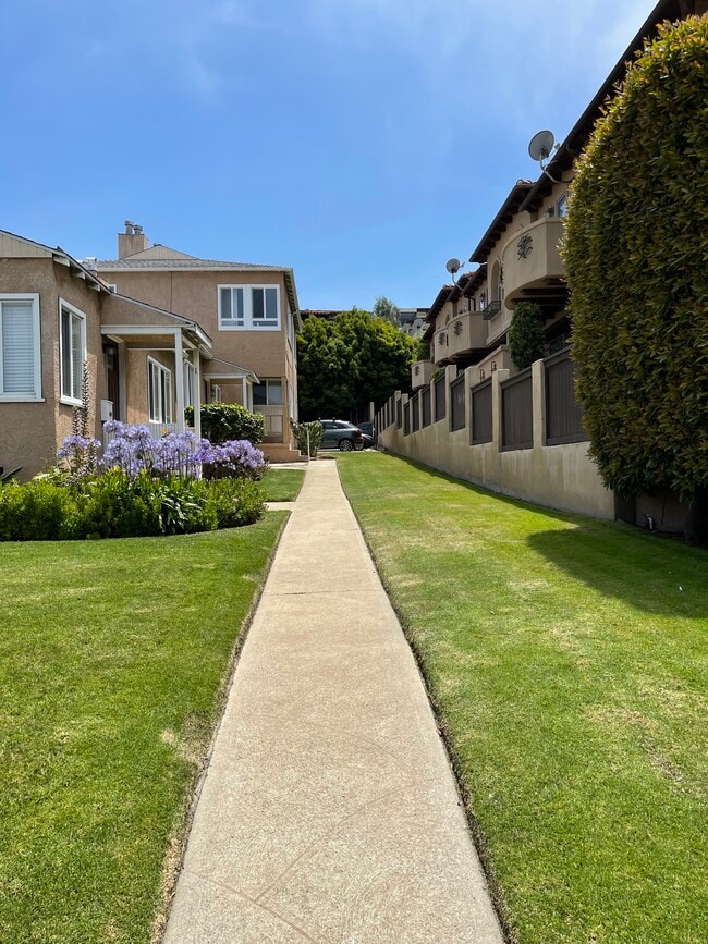 Building Photo - 702 S Pacific Coast Hwy