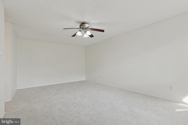 Building Photo - 503 Freedom Cir