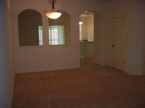 Building Photo - 3767 Parkridge Cir