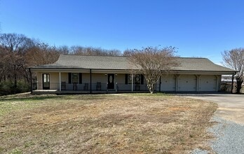 Building Photo - 1221 Hamiltons Cross Rd