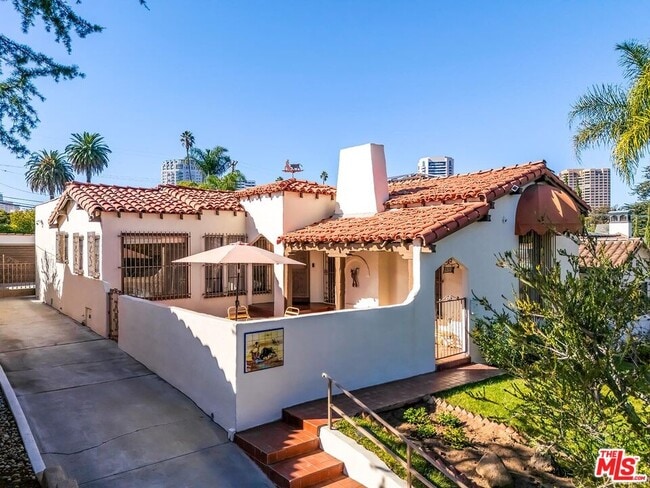 Building Photo - 1511 Pandora Ave