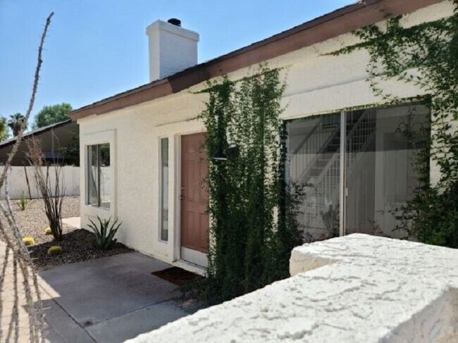 Building Photo - Charming 3 bdrm / 2.5 bath home in Chandle...