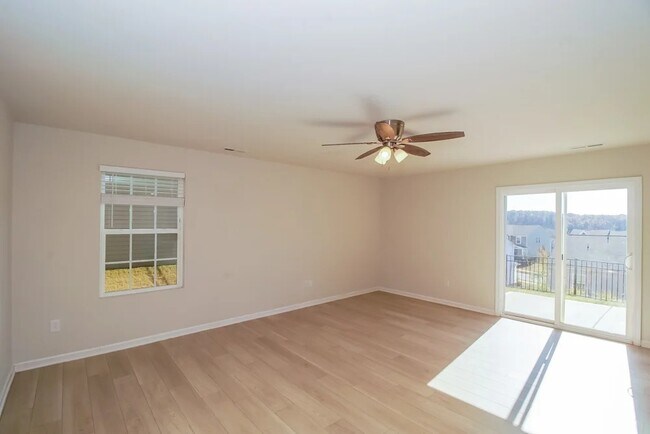 Building Photo - 361 Hollingswood Dr