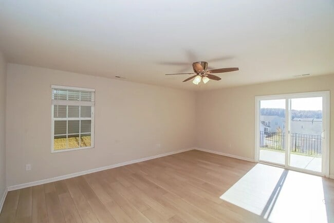 Foto del edificio - 361 Hollingswood Dr