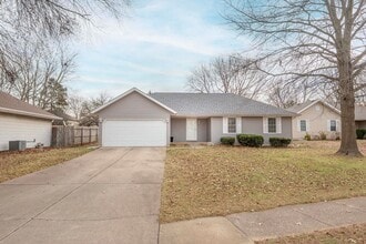 Building Photo - 5626 S Stonegate Ave