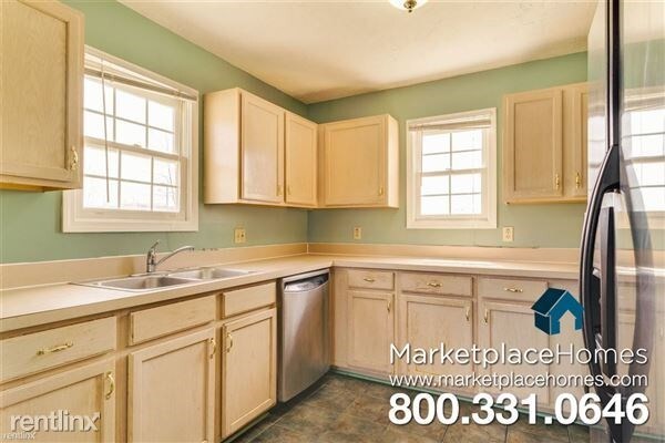 Foto del edificio - 8215 Beacon Pl