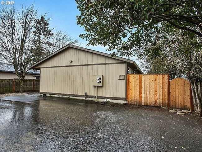 Building Photo - 2523-2525 SE 138th Ave